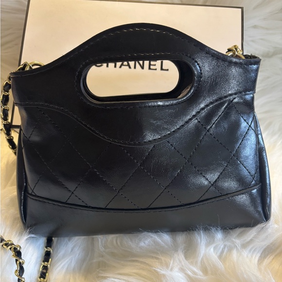 CC Black Quilted Leather Crossbody with Gold Chain - Picture 2 of 10